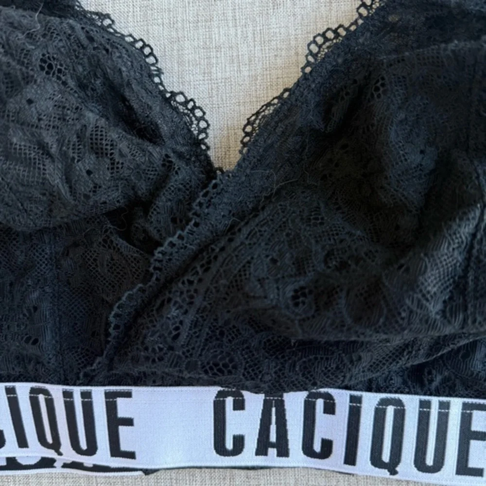 Cacique‎ Black strappy Lace Bralette wireless size 14/16